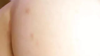 Viņš bija sekss cāli divās mucās ar karstu puiši