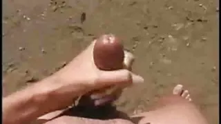 Mājsaimniece ir shaved incītis ir dziļi stāda dzimumlocekļa