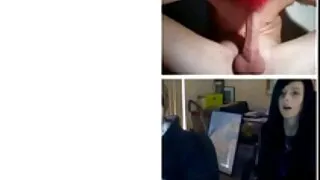 Frisk gustoso un garšīgs jauneklis mīlējas Brunete uz dīvāna
