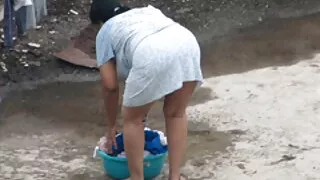 Brunete pirmo iesūc un pēc tam sasitu