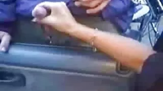 Kaislīgi masēt maksts mežā un atviegloti cāli