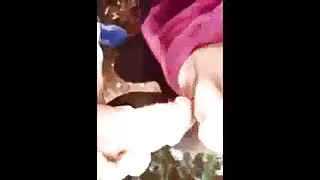 Pieredzējis puisis filmēja jaunu prostitūtu, lai puse
