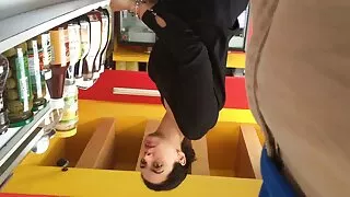 Pilna meitene fucked ar melnu cilvēks priekšā ofeb