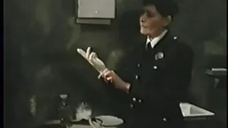 Puisis viegli stāda meiteni dziļāk