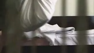 Uz mīksta gulta svaigi meitene fucked Cunco