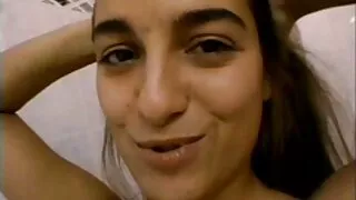 Cāli ar diviem melnajiem, bauda brīvo laiku