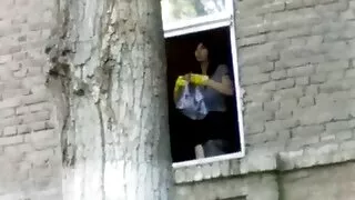 Sieviete ar ēstgribu ass braucieni kaimiņš draugs ir gailis