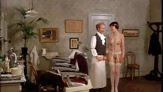 Vecā būda, kas ieeļļota ar šokolādes pastu